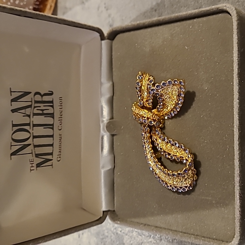Nolan Miller Intricate Pavé Bow Pin